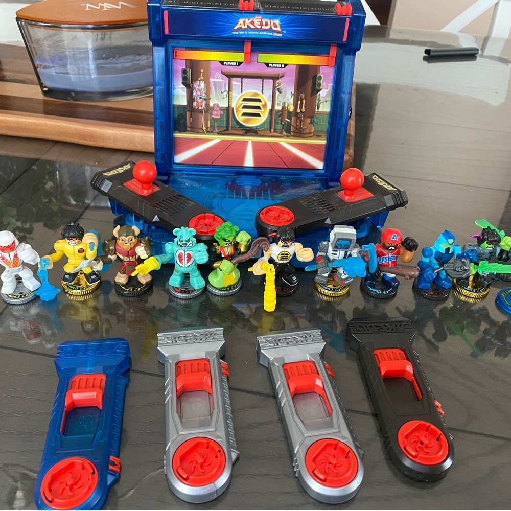 Arcade Battle Playset with Figures - Blue and Red